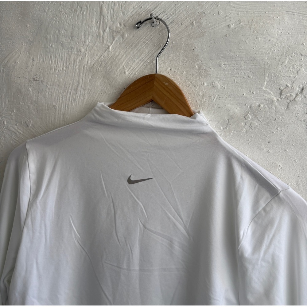 white Nike Dri-FIT One Luxe
Women's Long-Sleeve Cropped Top - Picture 3 of 12